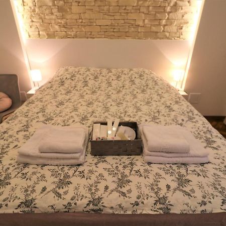 Cozy Old Town Apartment - Free Minibar Bucharest Luaran gambar