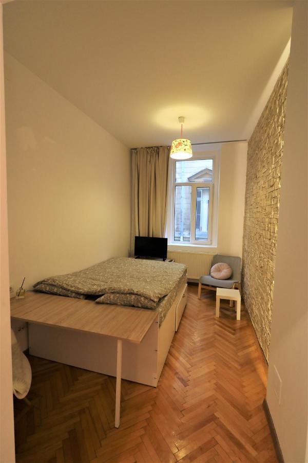 Cozy Old Town Apartment - Free Minibar Bucharest Luaran gambar