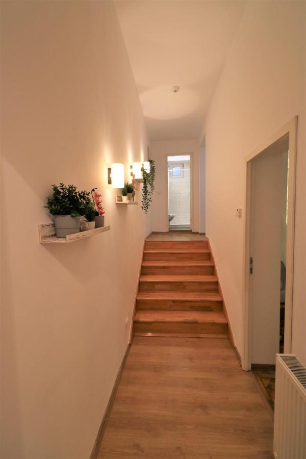 Cozy Old Town Apartment - Free Minibar Bucharest Luaran gambar
